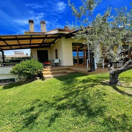 Sole Vino - Sensational Holiday Venue - Central Location - Sleeps 15