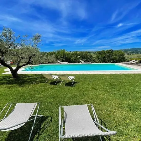 Villa Sole Vino - Sensational Holiday Venue - Central Location - Sleeps 15 *