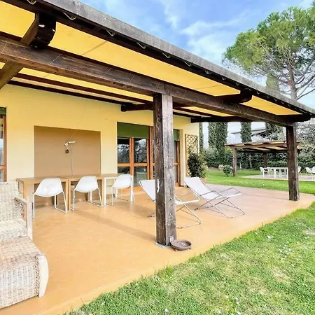 Sole Vino - Sensational Holiday Venue - Central Location - Sleeps 15