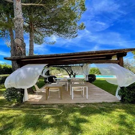 Villa Sole Vino - Sensational Holiday Venue - Central Location - Sleeps 15