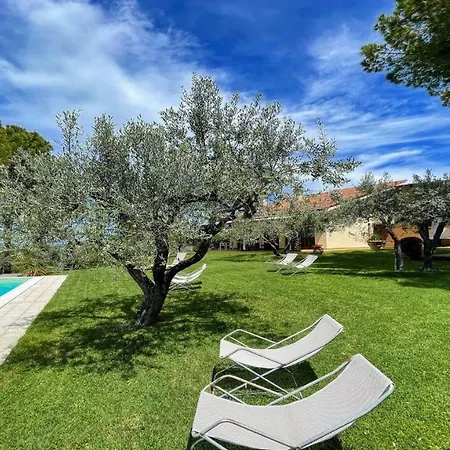 Sole Vino - Sensational Holiday Venue - Central Location - Sleeps 15