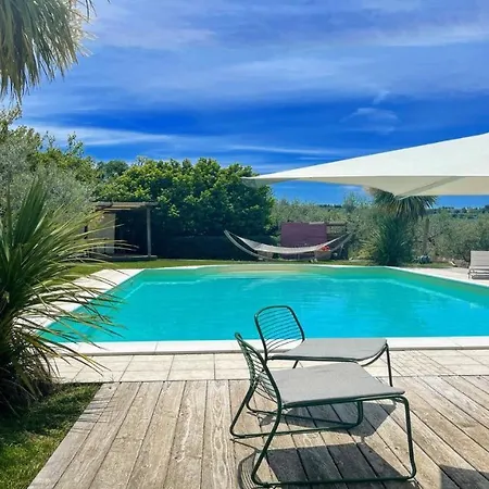 Villa Sole Vino - Sensational Holiday Venue - Central Location - Sleeps 15