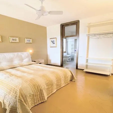 Sole Vino - Sensational Holiday Venue - Central Location - Sleeps 15 Villa