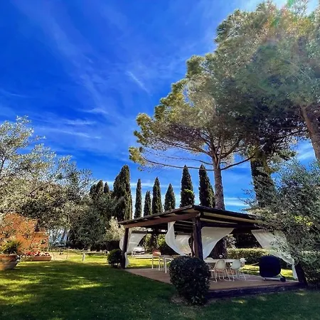 Sole Vino - Sensational Holiday Venue - Central Location - Sleeps 15 *