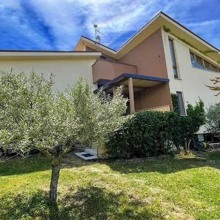 Villa Sole Vino - Sensational Holiday Venue - Central Location - Sleeps 15