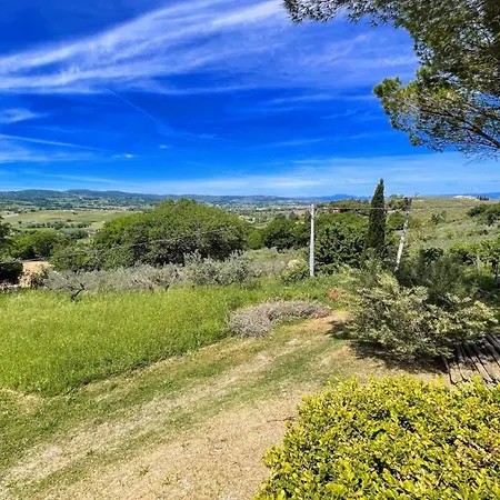 Villa Sole Vino - Sensational Holiday Venue - Central Location - Sleeps 15