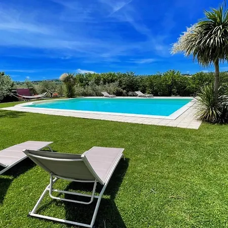 Villa Sole Vino - Sensational Holiday Venue - Central Location - Sleeps 15 *