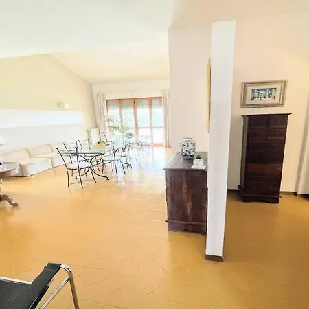 Sole Vino - Sensational Holiday Venue - Central Location - Sleeps 15 *
