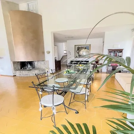 Sole Vino - Sensational Holiday Venue - Central Location - Sleeps 15 Villa *